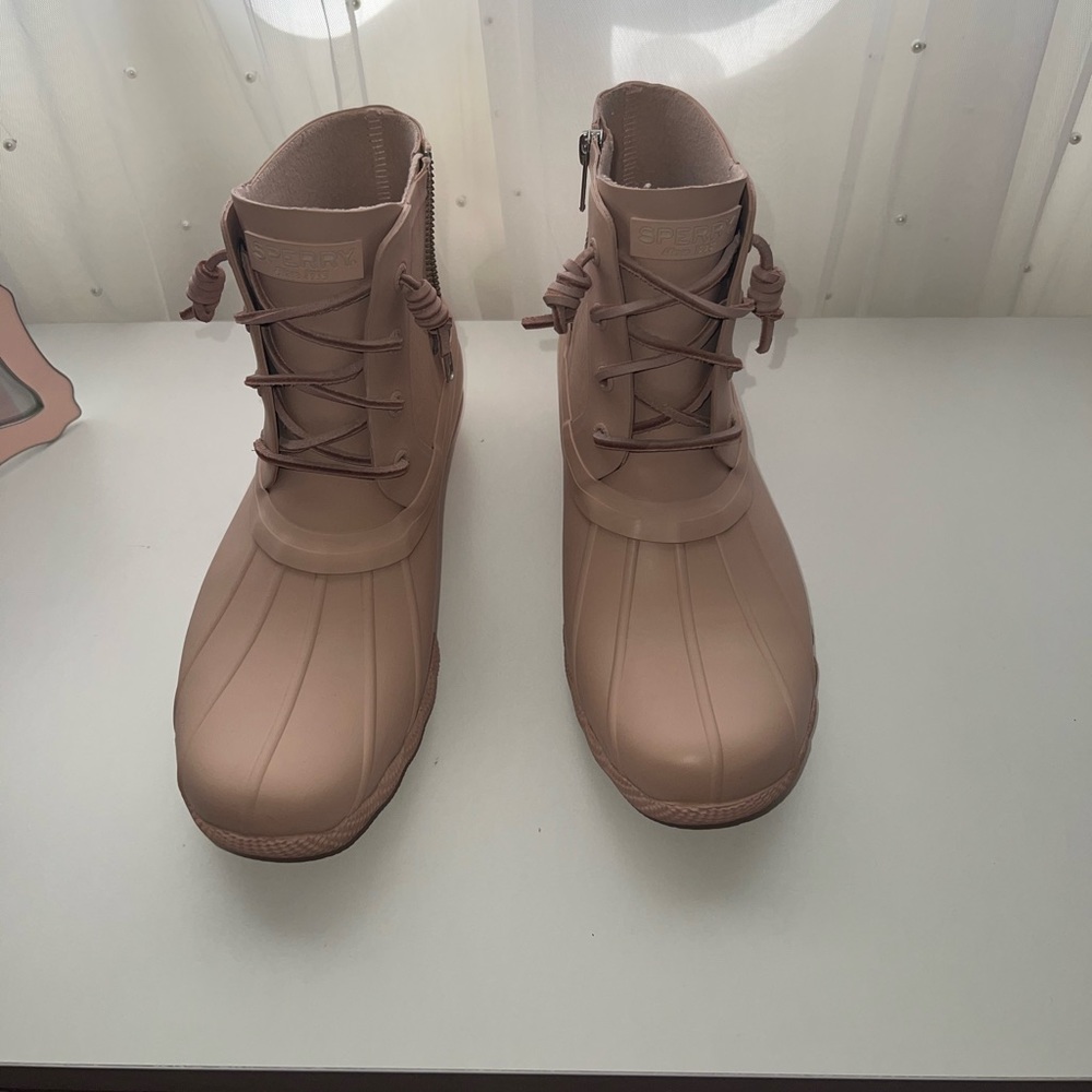 Sperry boot